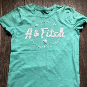 Girls short sleeve tee.